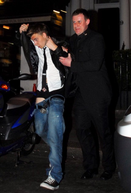 nicklas bendtner _trousers.jpg